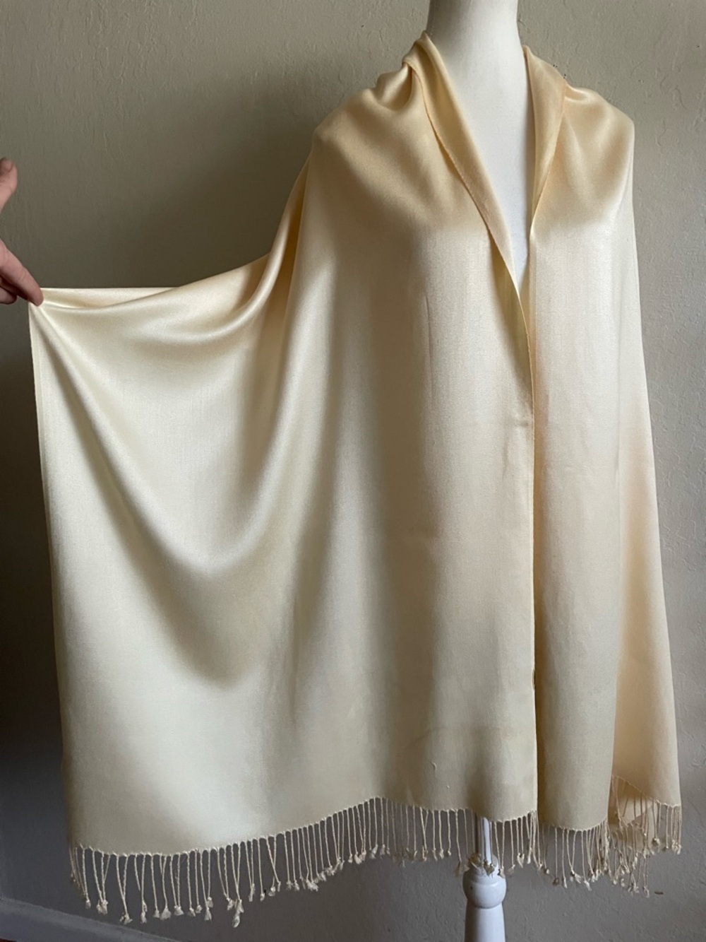 Ivory wrap - Picture 7 of 8